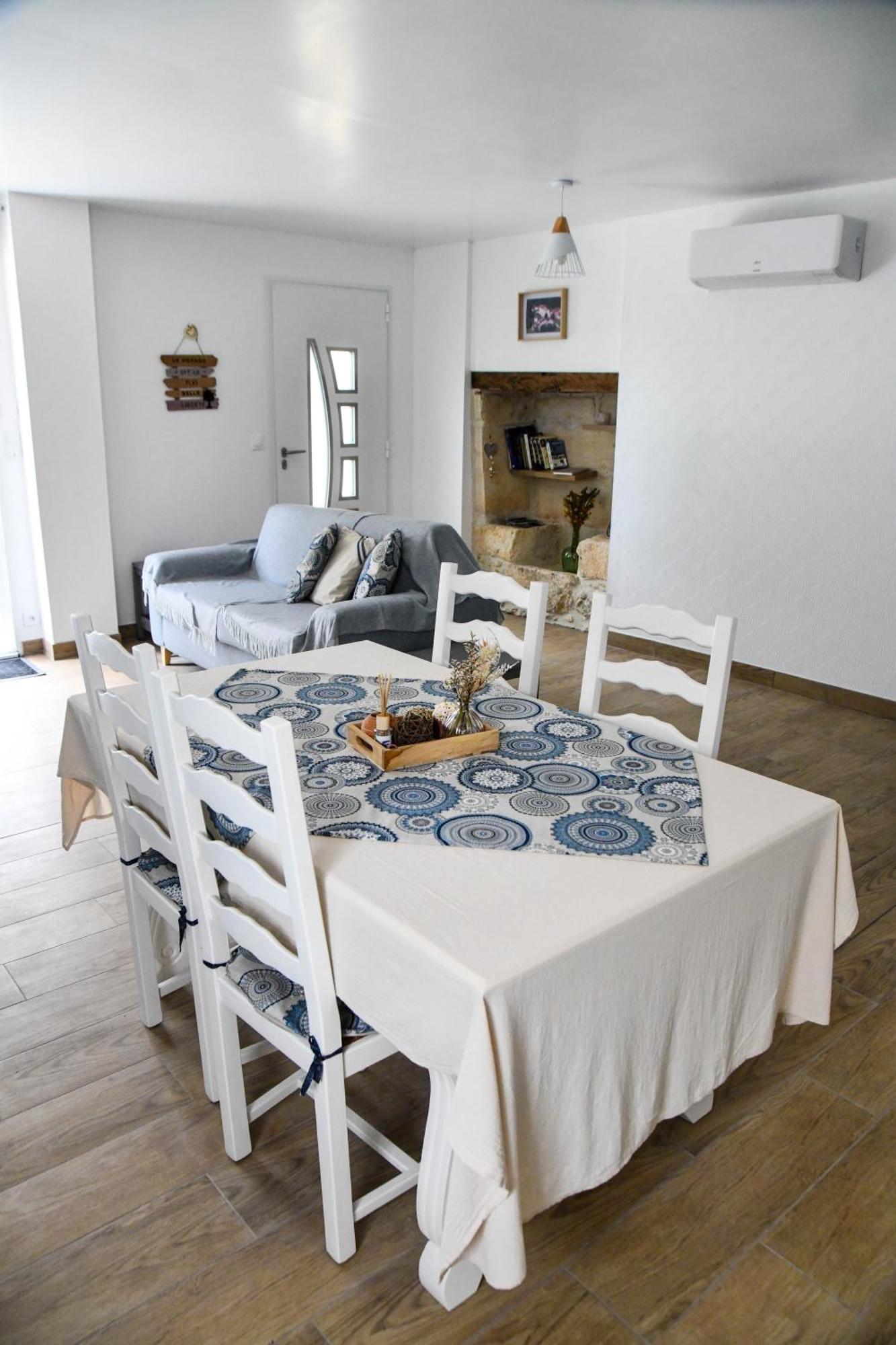 Gite De La Gardie Mensignac Εξωτερικό φωτογραφία